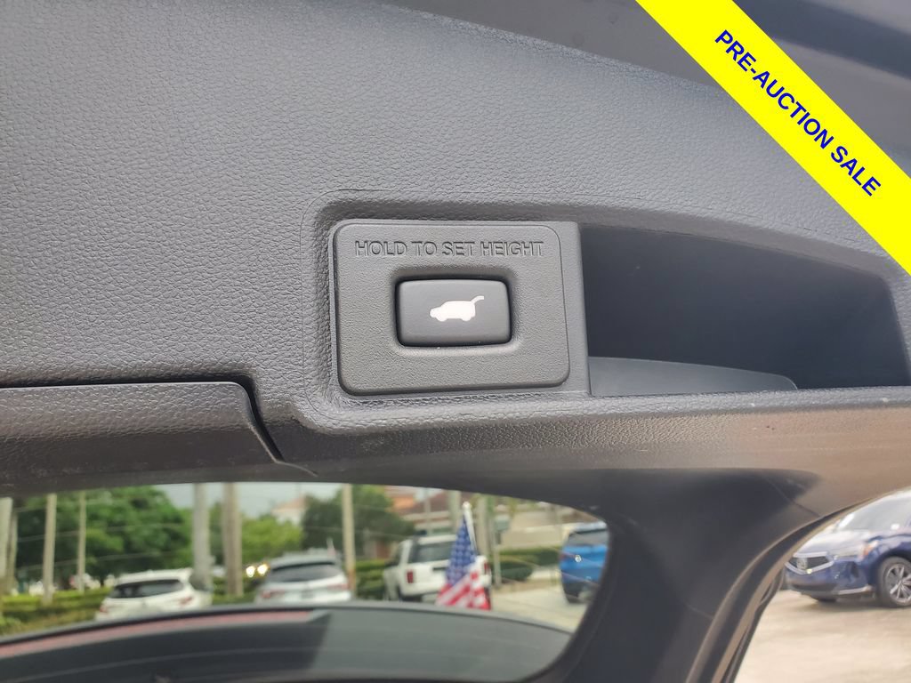 Used 2025 Acura RDX SH-AWD image 9