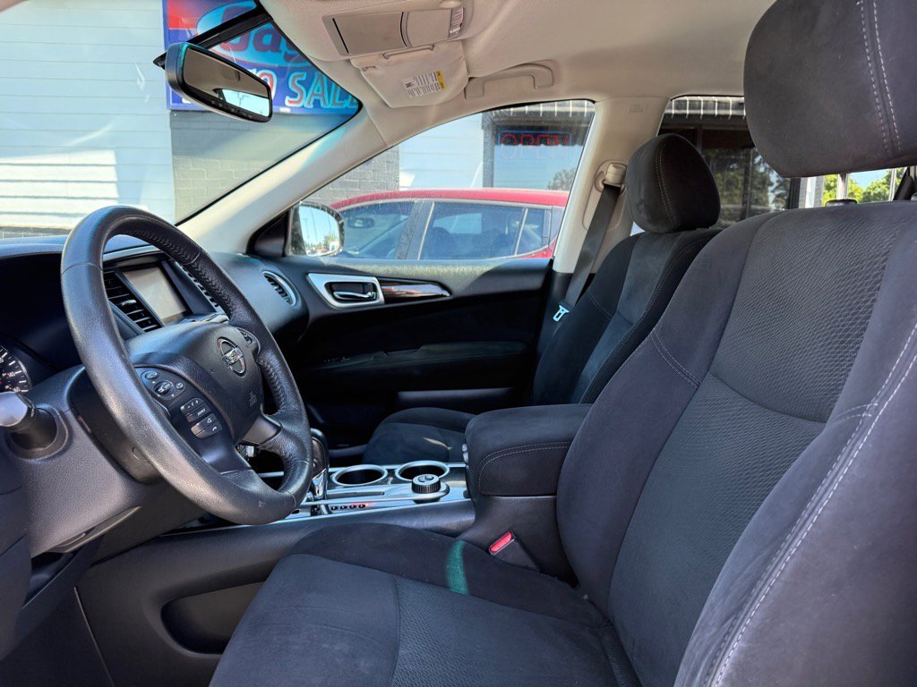 Used 2016 Nissan Pathfinder SV image 14