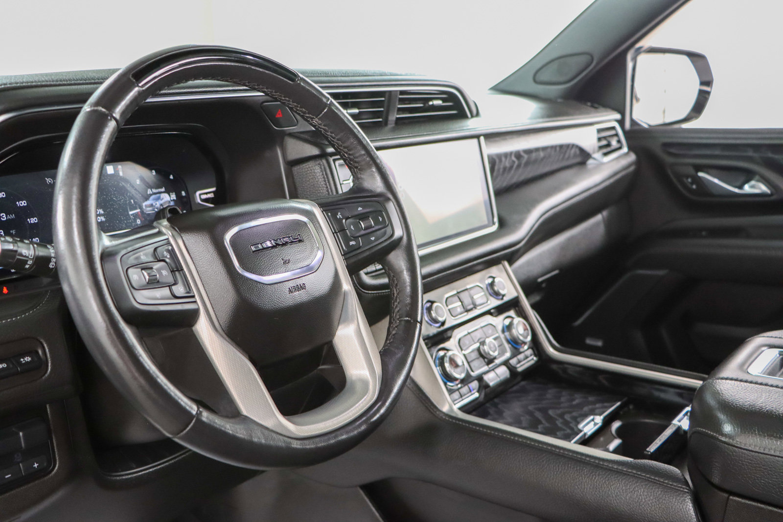 Used 2023 GMC Yukon Denali w/ Denali Reserve Package AWD/4WD image 27