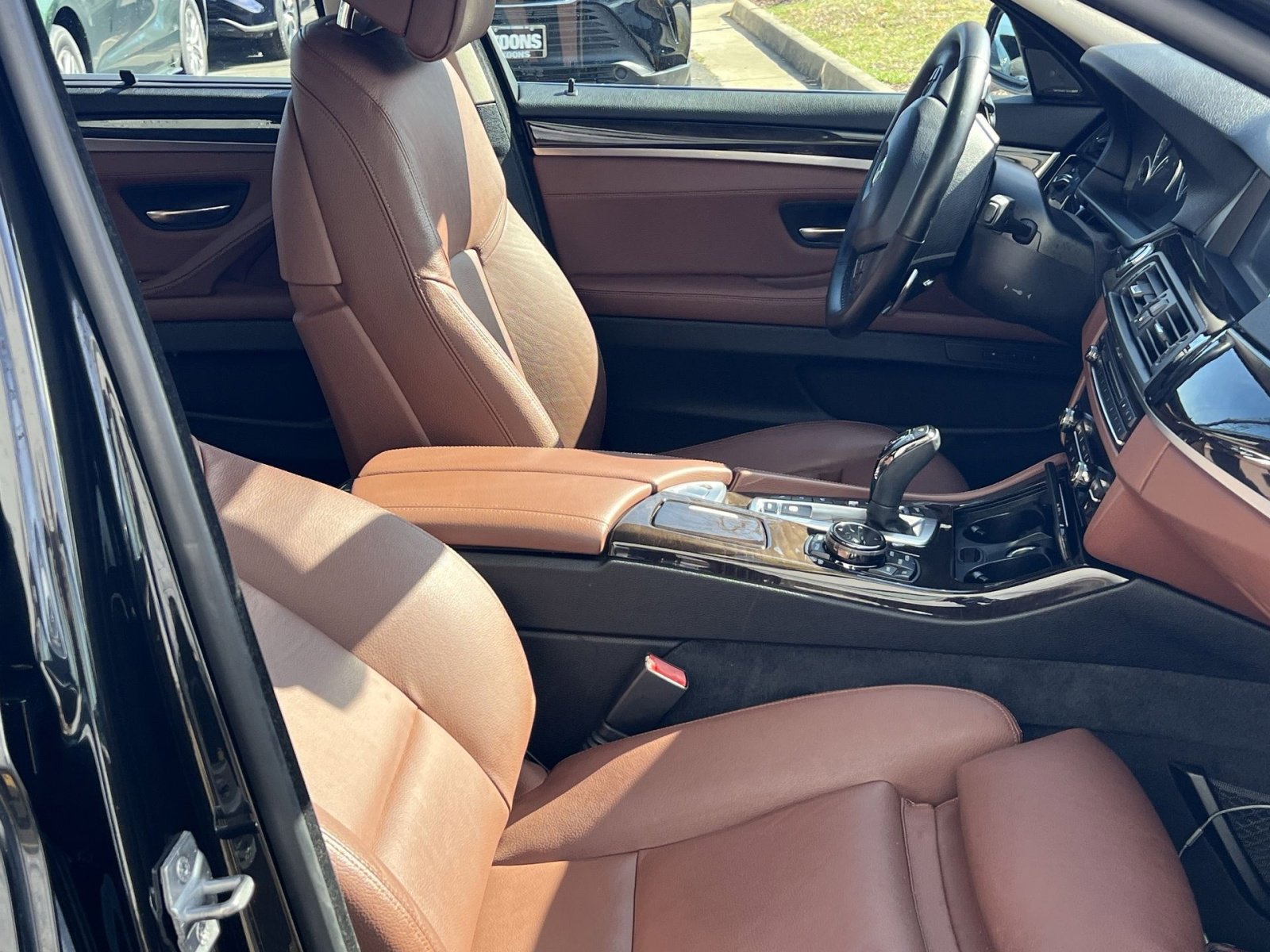 Used 2014 BMW 550i xDrive Sedan image 25