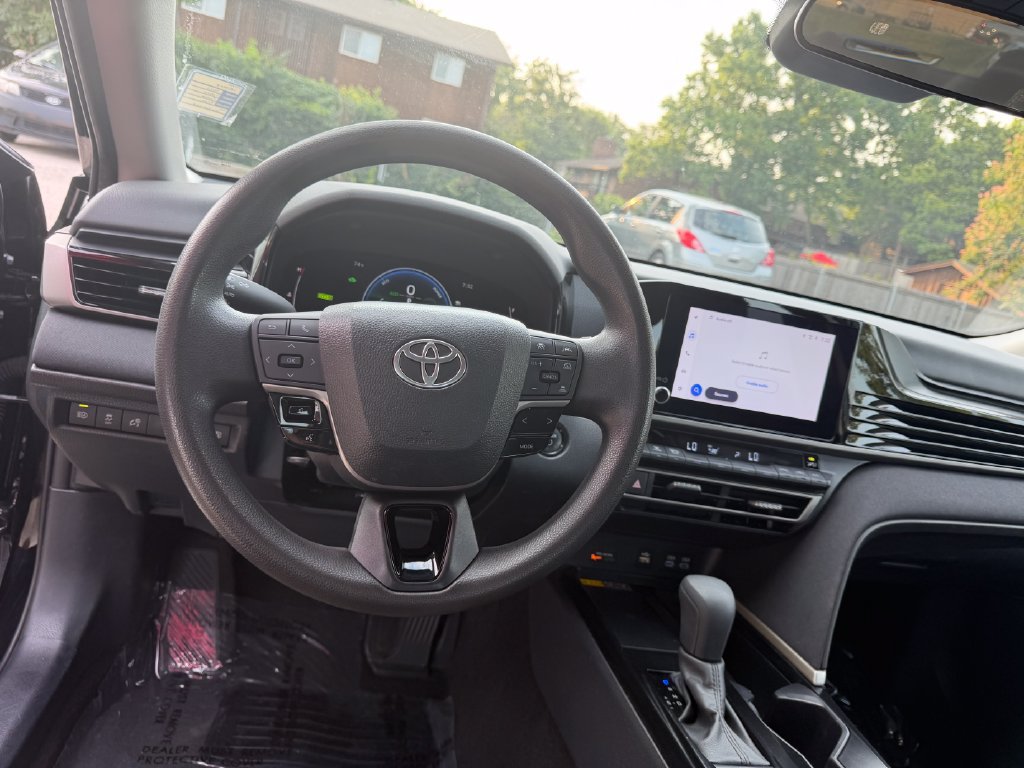 Used 2025 Toyota Camry LE FWD image 15