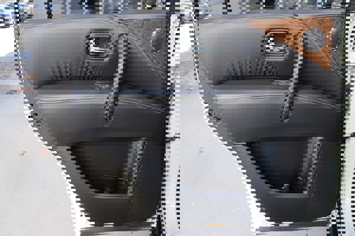 Used 2016 INFINITI QX80 Luxe w/ 22" Wheel Package image 51