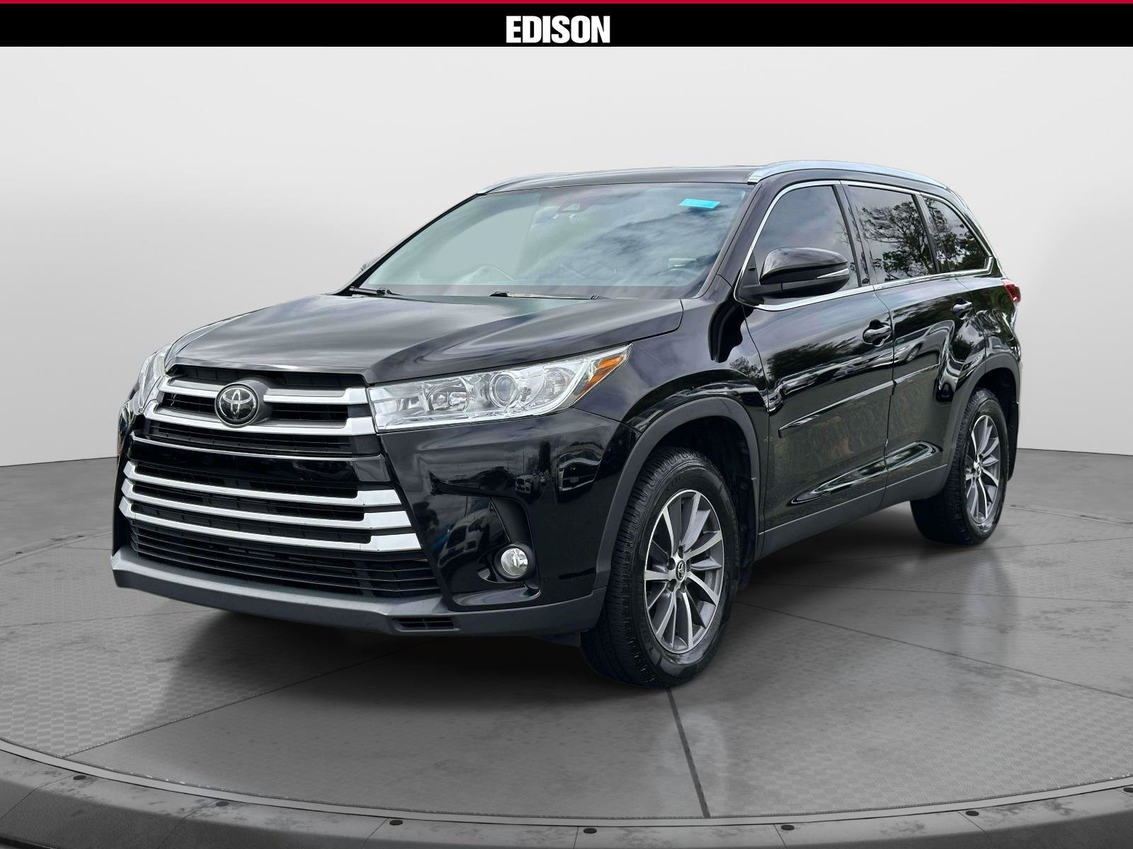 Used 2019 Toyota Highlander XLE w/ Protection Package #3 AWD/4WD image 2