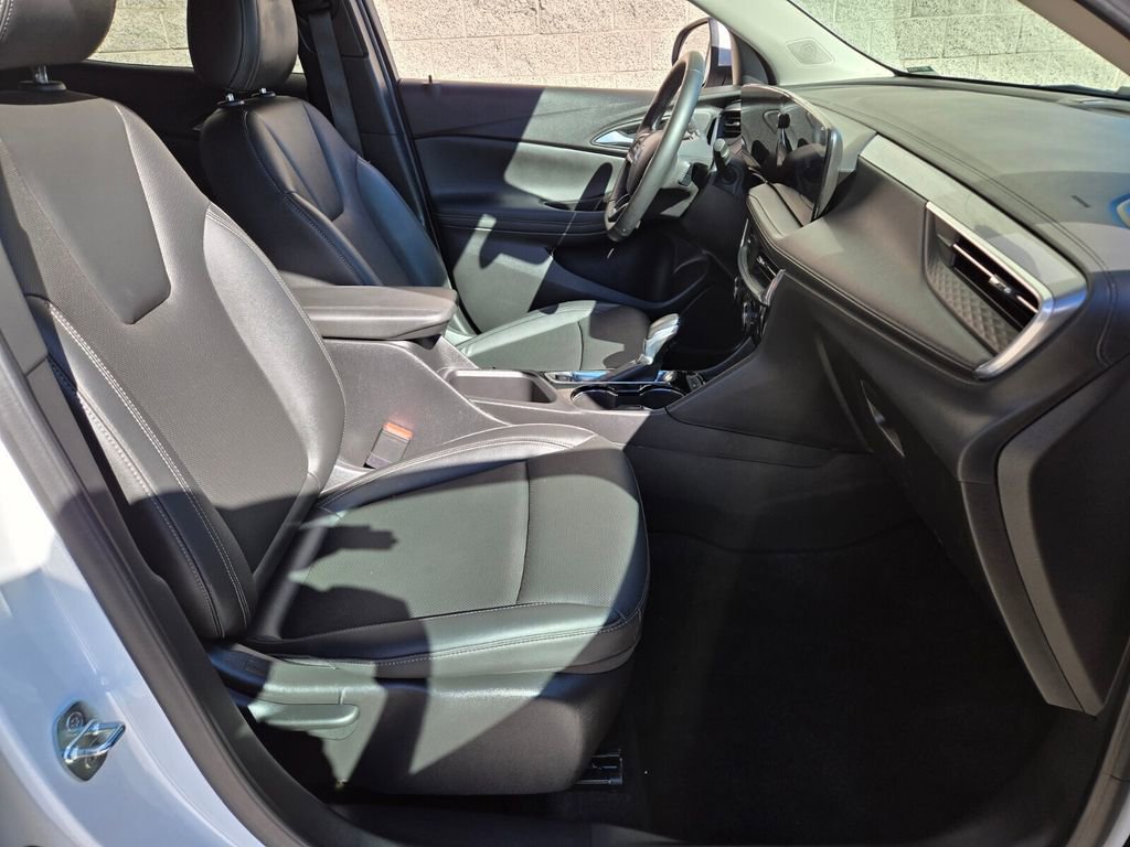 Used 2024 Buick Encore GX Sport Touring w/ Advanced Technology Package image 18
