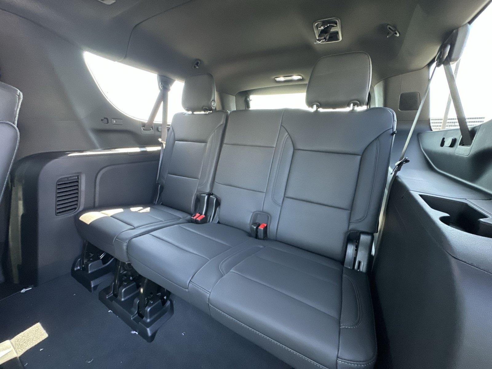 New 2026 Chevrolet Suburban LT w/ Advanced Technology Package AWD/4WD image 26