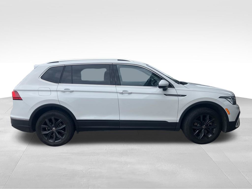 Used 2024 Volkswagen Tiguan SE AWD/4WD image 4