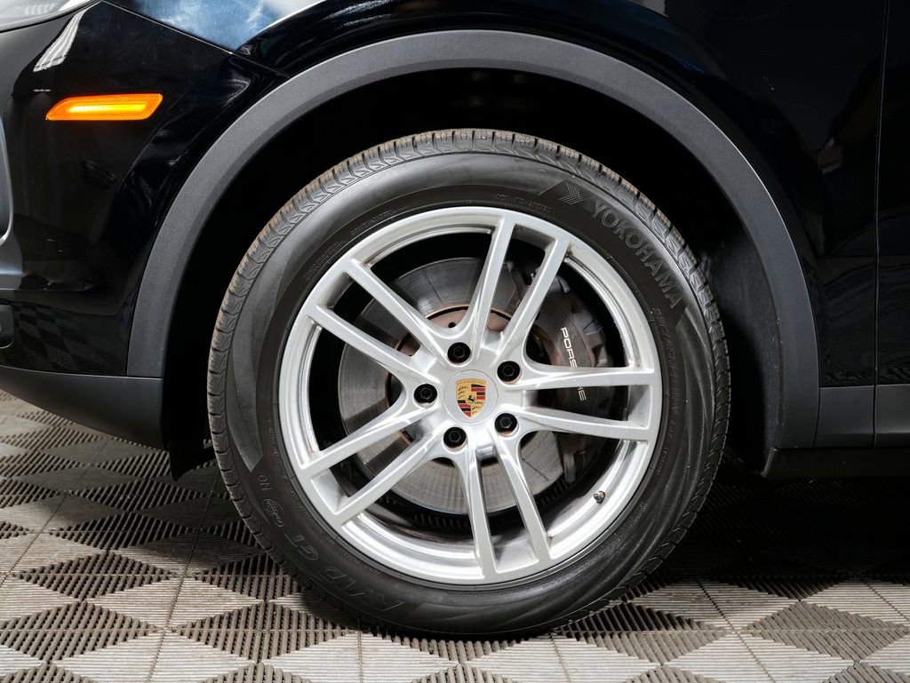 Certified 2023 Porsche Cayenne image 38