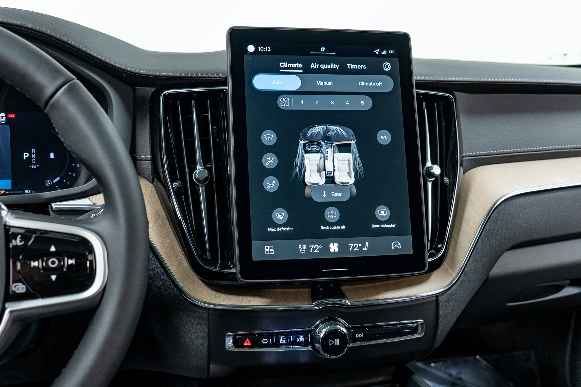 New 2026 Volvo XC60 B5 Ultra w/ Climate Package image 19