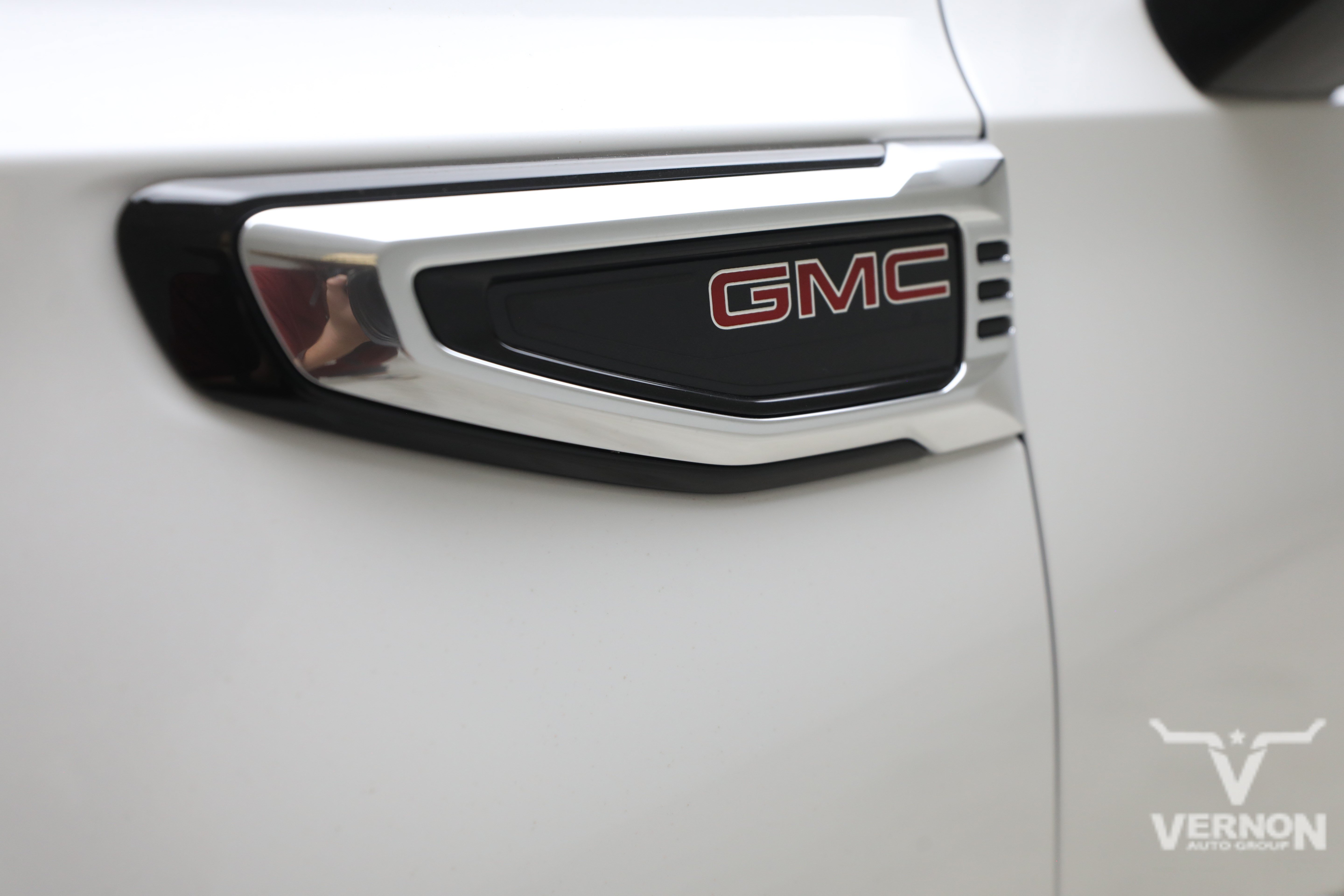 Used 2025 GMC Yukon Denali w/ Sun & Power Step Package AWD/4WD image 32