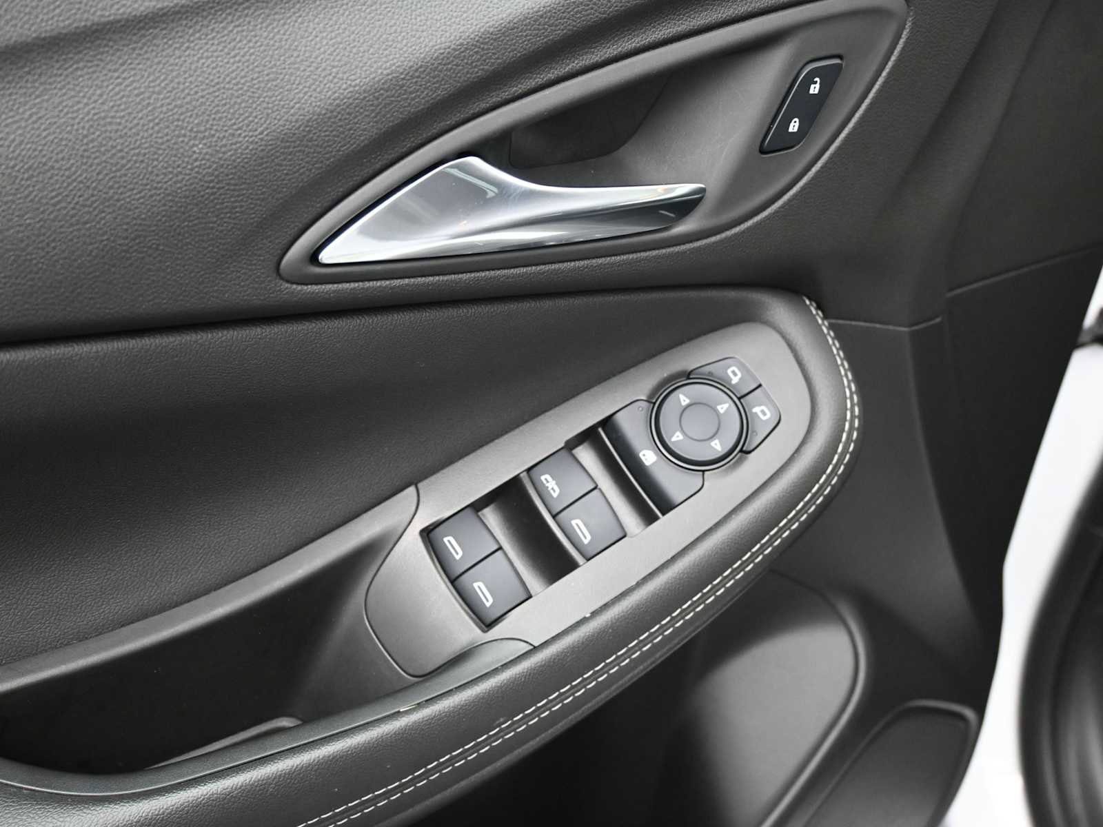 New 2025 Buick Encore GX Preferred image 10