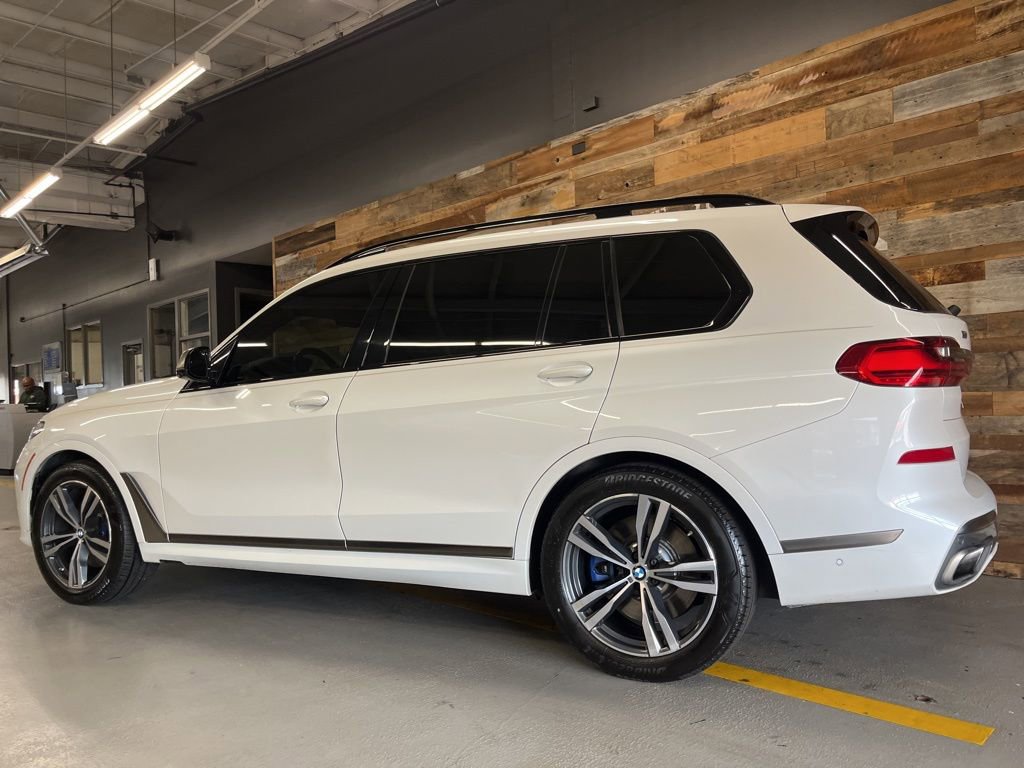 Used 2021 BMW X7 M50i w/ Executive Package image 18