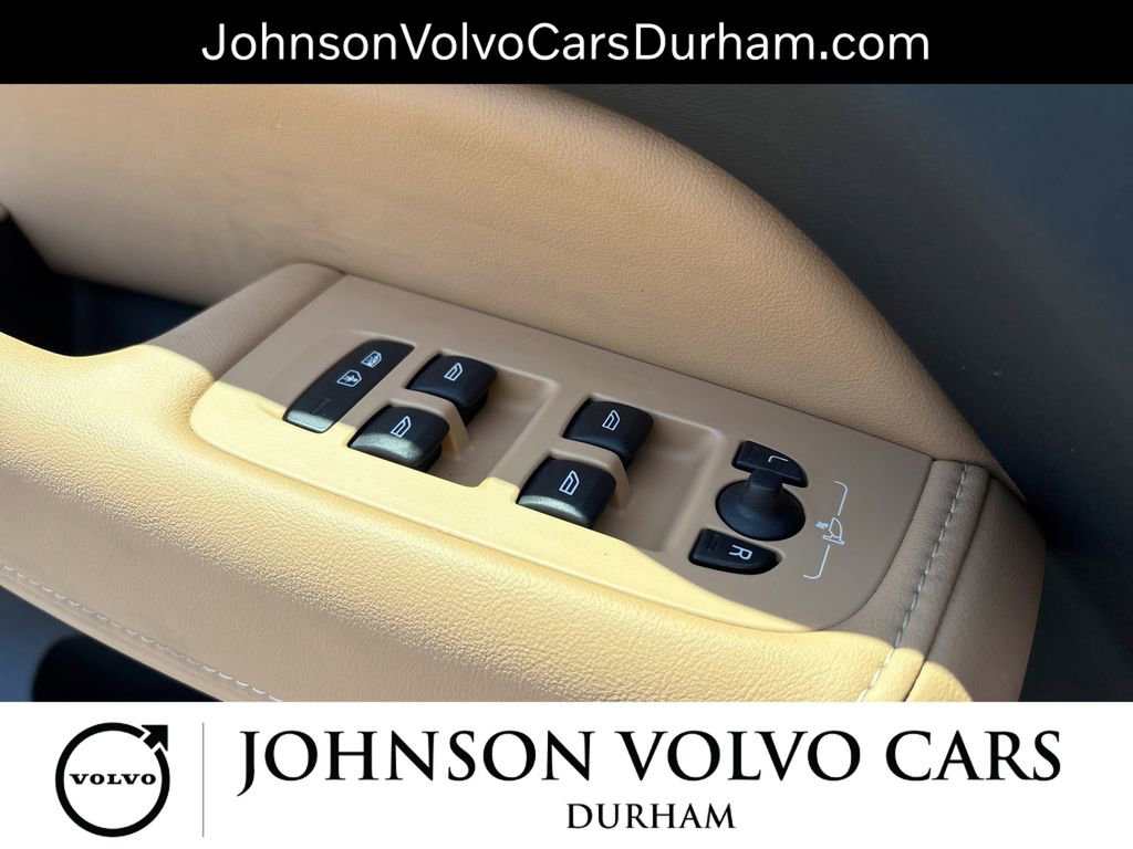 Used 2023 Volvo XC60 B5 Ultimate w/ Protection Package Premier AWD/4WD image 18