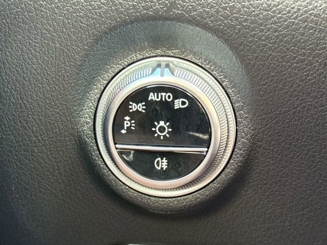 Used 2022 Mercedes-Benz C 300 4MATIC Sedan image 21