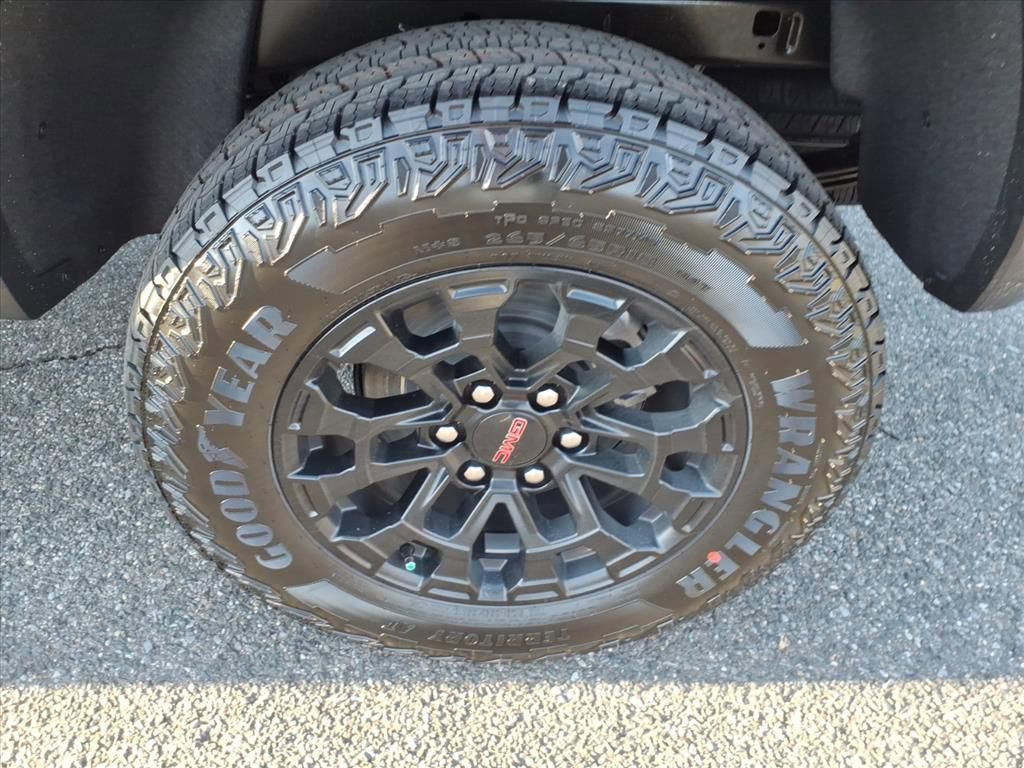 New 2026 GMC Canyon Elevation image 8