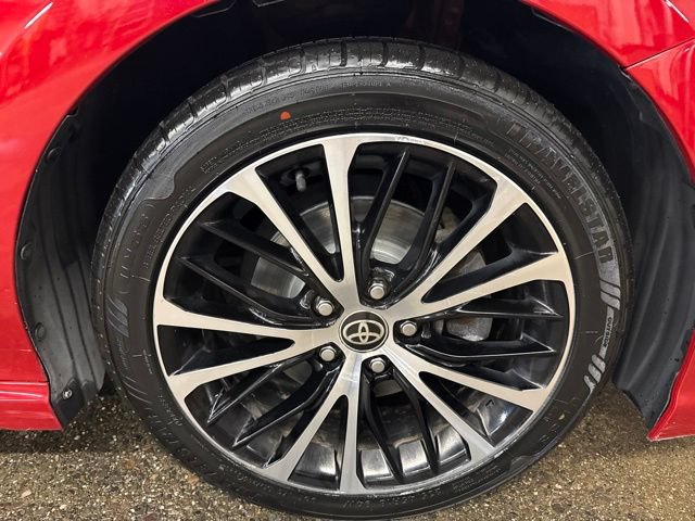Used 2020 Toyota Camry SE FWD image 9