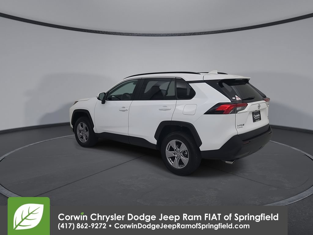 Used 2025 Toyota RAV4 XLE AWD/4WD image 11