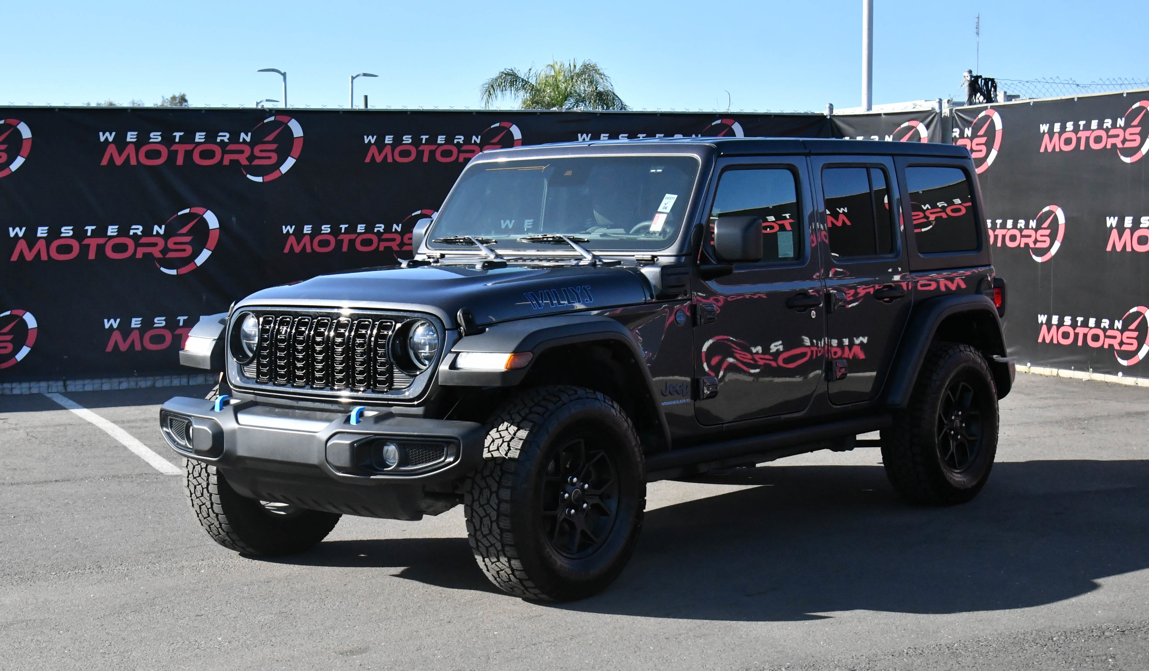 Used 2024 Jeep Wrangler Willys image 3