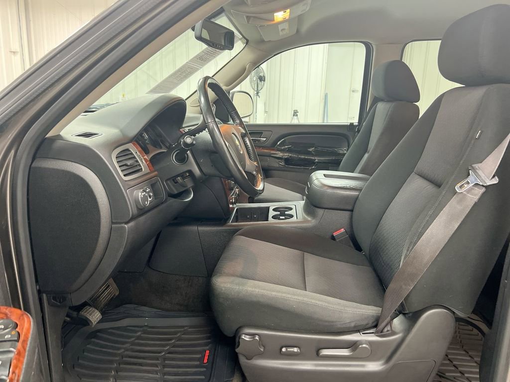 Used 2013 Chevrolet Tahoe LS w/ Convenience Package RWD image 18