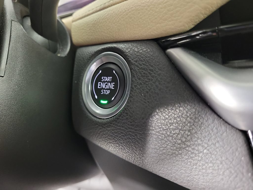 Used 2024 Cadillac XT4 Luxury FWD image 29