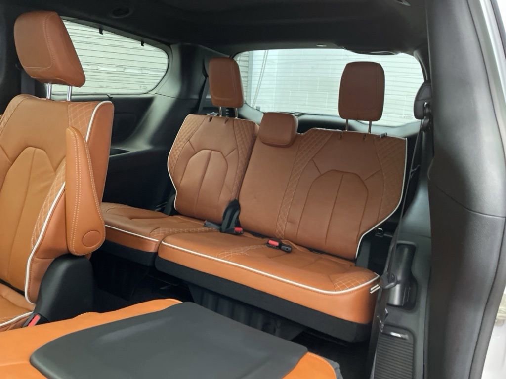 New 2026 Chrysler Pacifica Pinnacle w/ Trailer Tow Group image 17