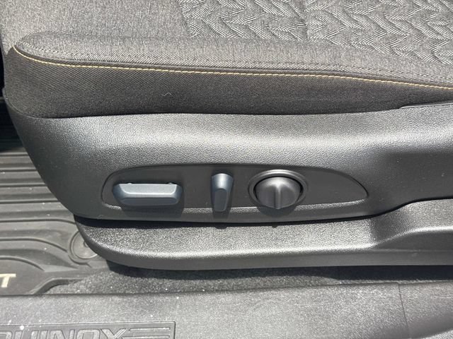 Used 2024 Chevrolet Equinox LT FWD image 27