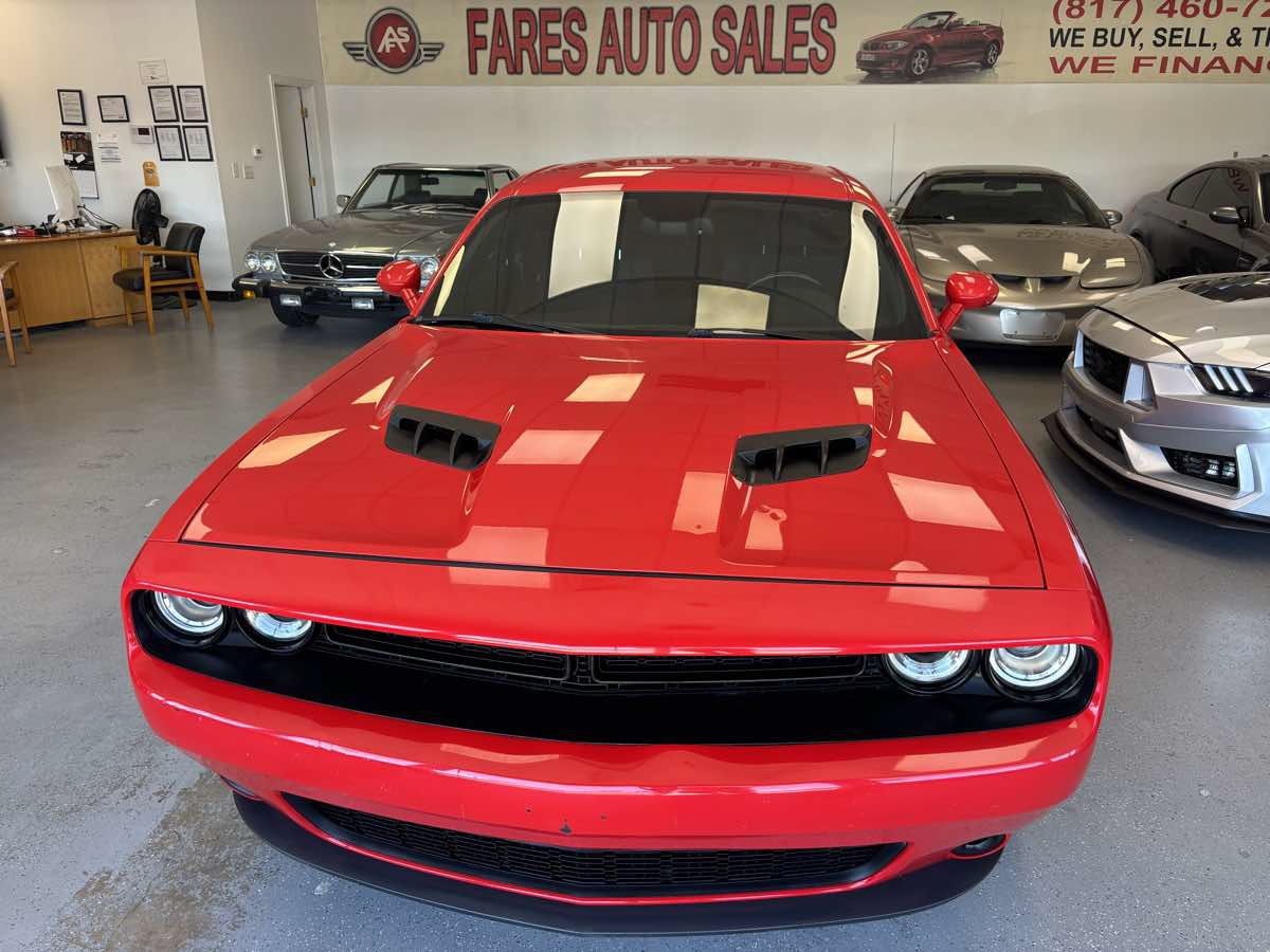 Used 2016 Dodge Challenger SXT