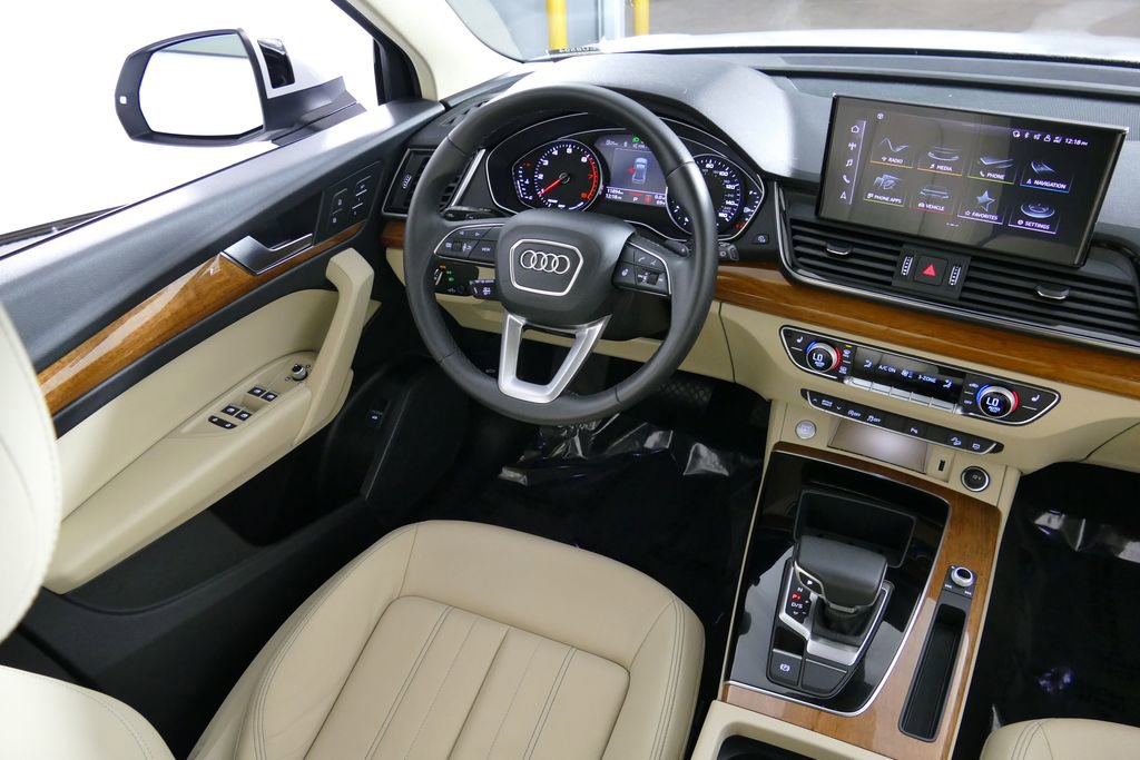 Certified 2023 Audi Q5 2.0T Premium w/ Convenience Package AWD/4WD image 10