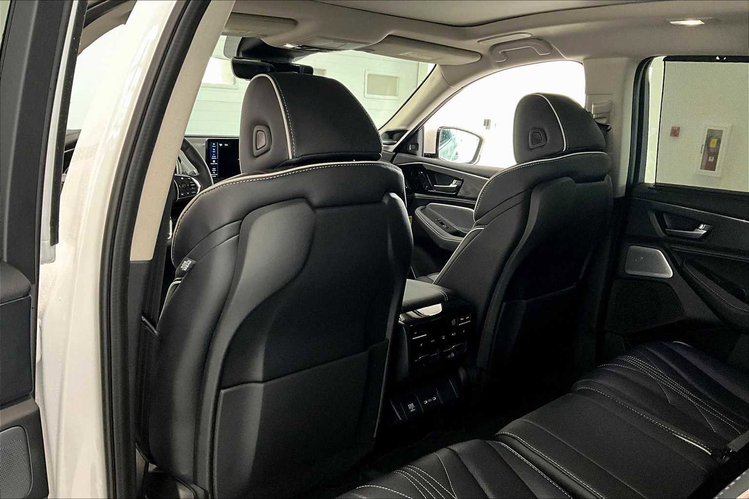 New 2026 Acura MDX SH-AWD w/ Advance Package image 10