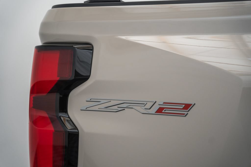 New 2026 Chevrolet Colorado ZR2 w/ Midnight Edition AWD/4WD image 28