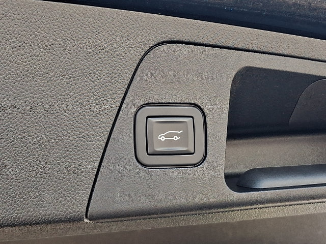 Used 2017 Buick Envision Essence FWD image 30