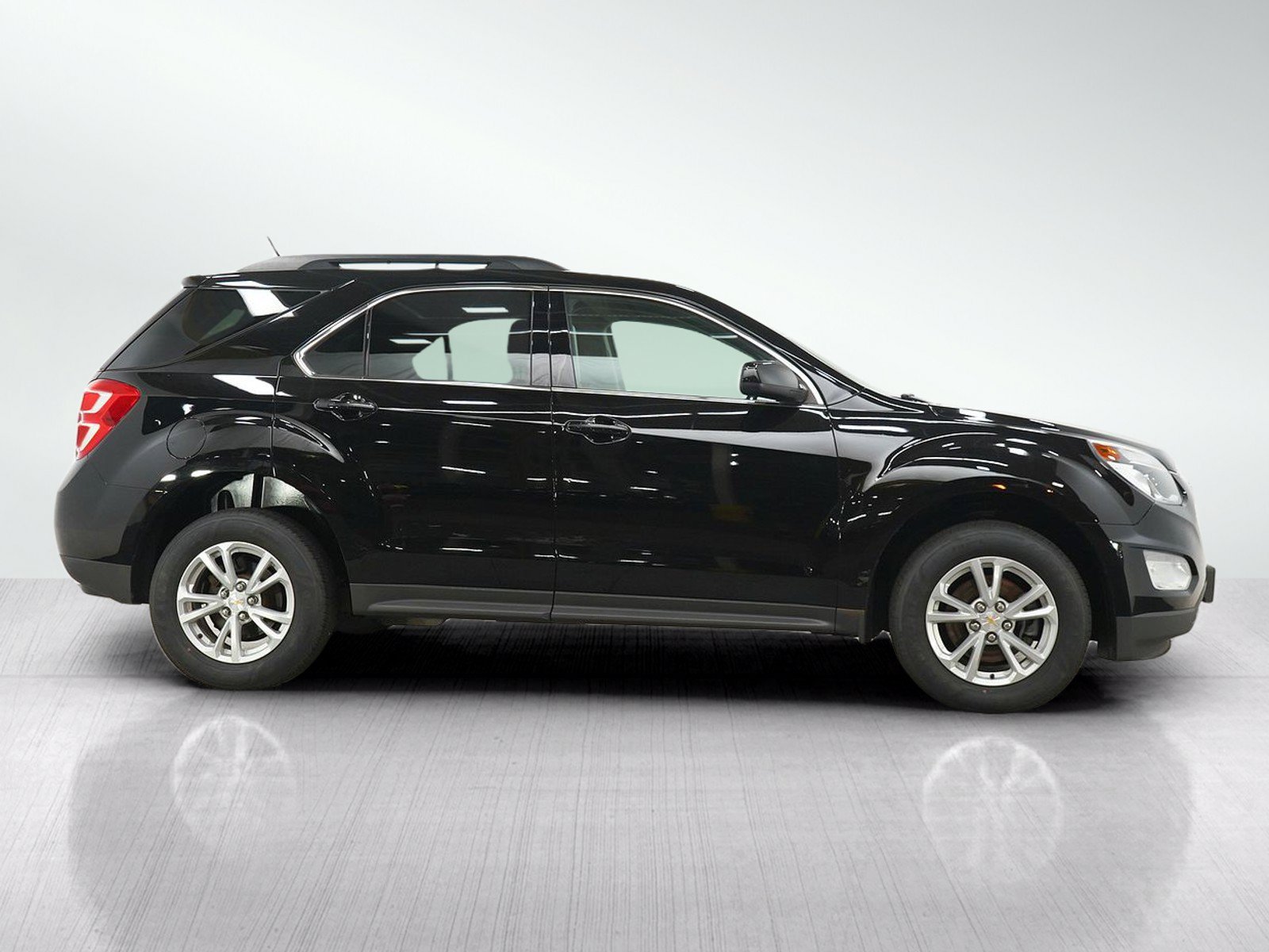 Used 2017 Chevrolet Equinox LT w/ Convenience Package AWD/4WD image 6