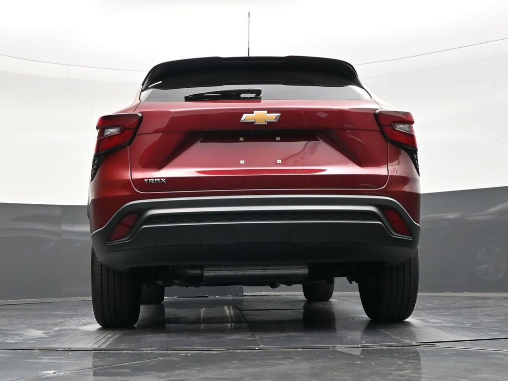 Used 2025 Chevrolet Trax LS image 24