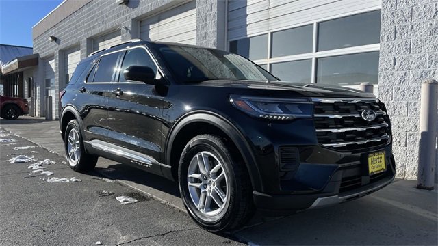 Used 2025 Ford Explorer Active image 10