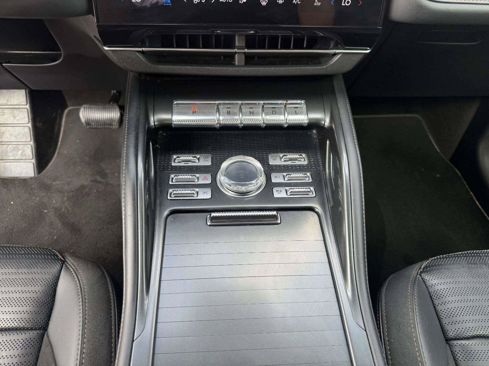 Used 2024 Lincoln Nautilus Reserve w/ Equipment Group 202A AWD/4WD image 24