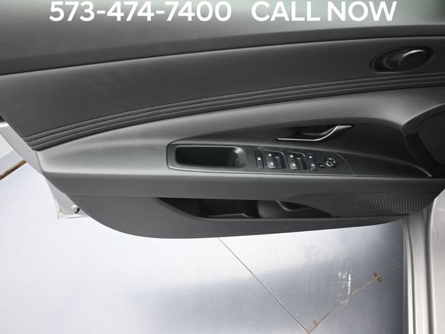 Used 2025 Hyundai Elantra SEL FWD image 11