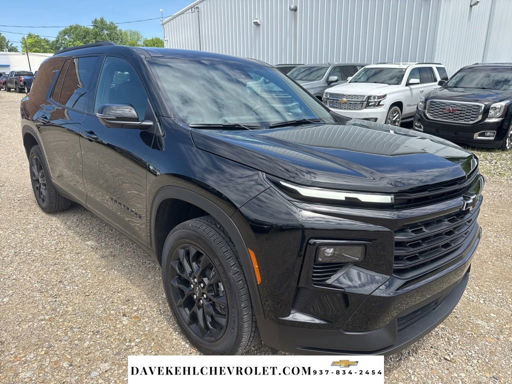 Used 2024 Chevrolet Traverse LT w/ Midnight/Sport Edition FWD image 7