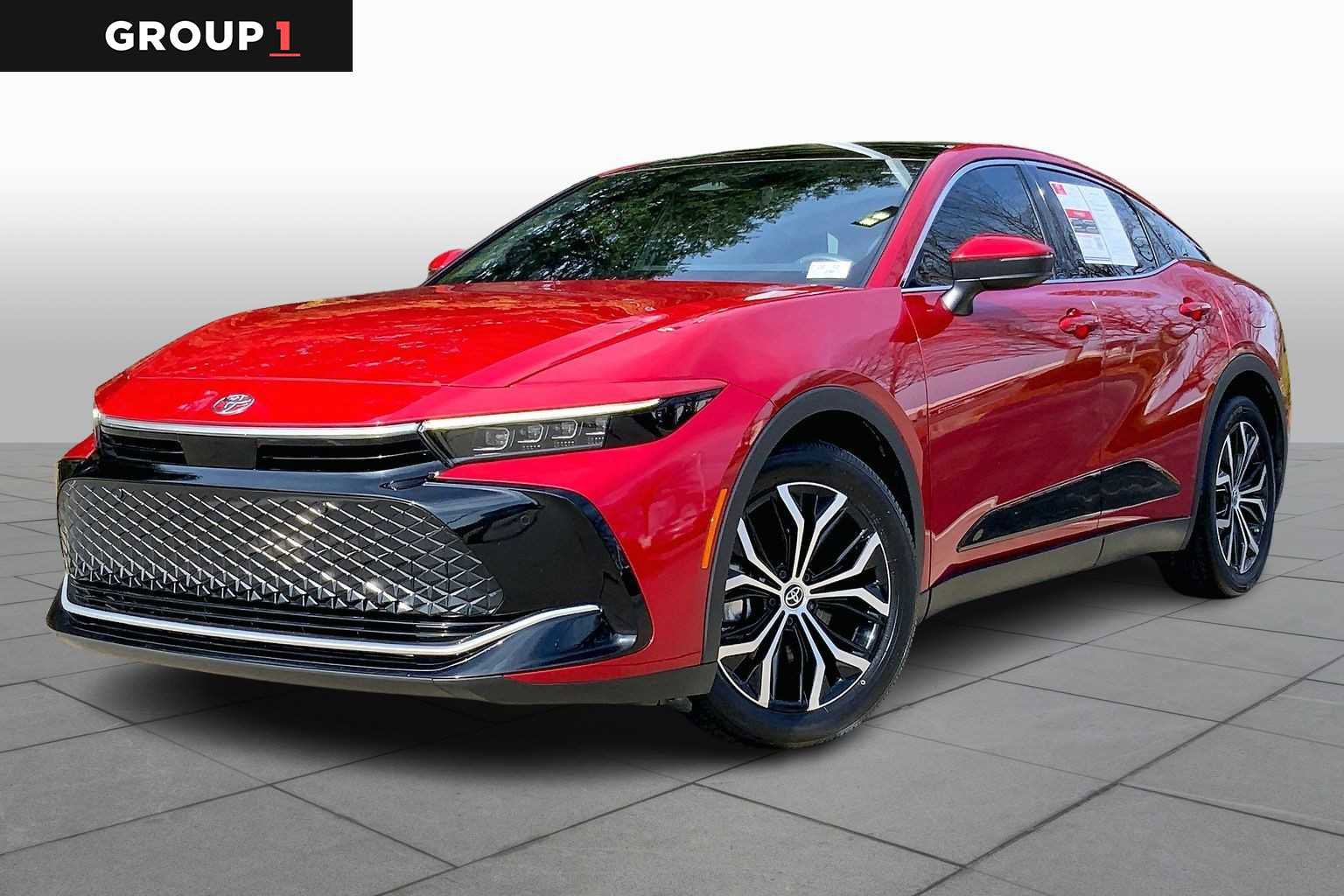 Used 2023 Toyota Crown Limited image 1