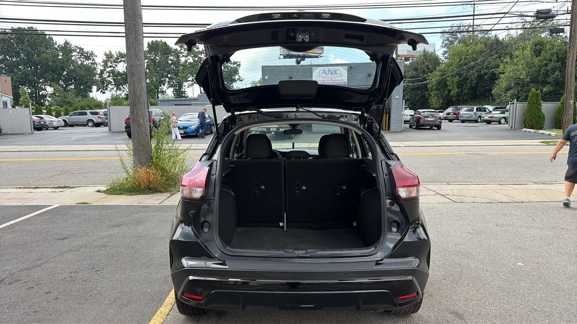 Used 2021 Nissan Kicks SV FWD image 27