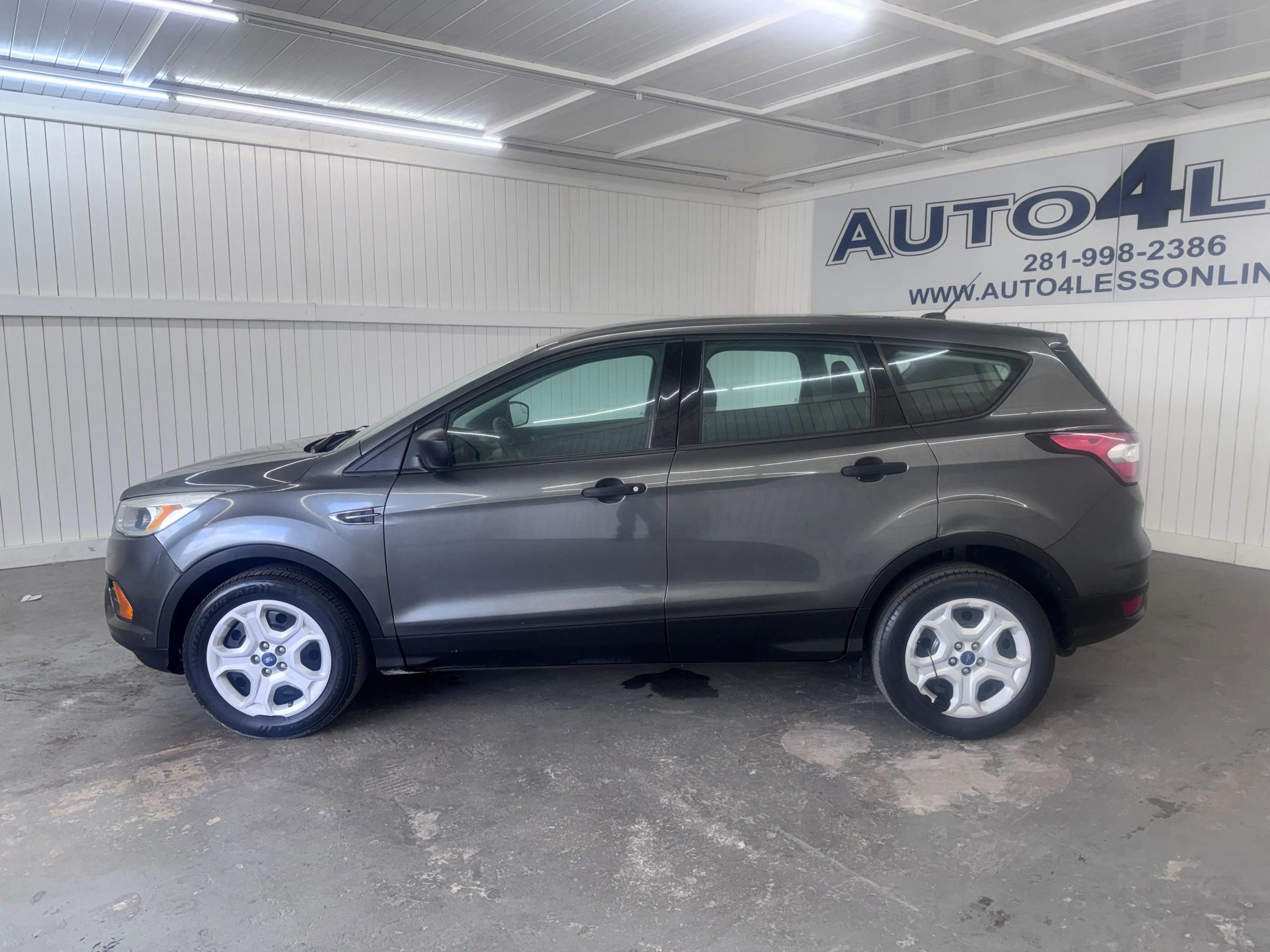 Used 2017 Ford Escape S FWD image 8