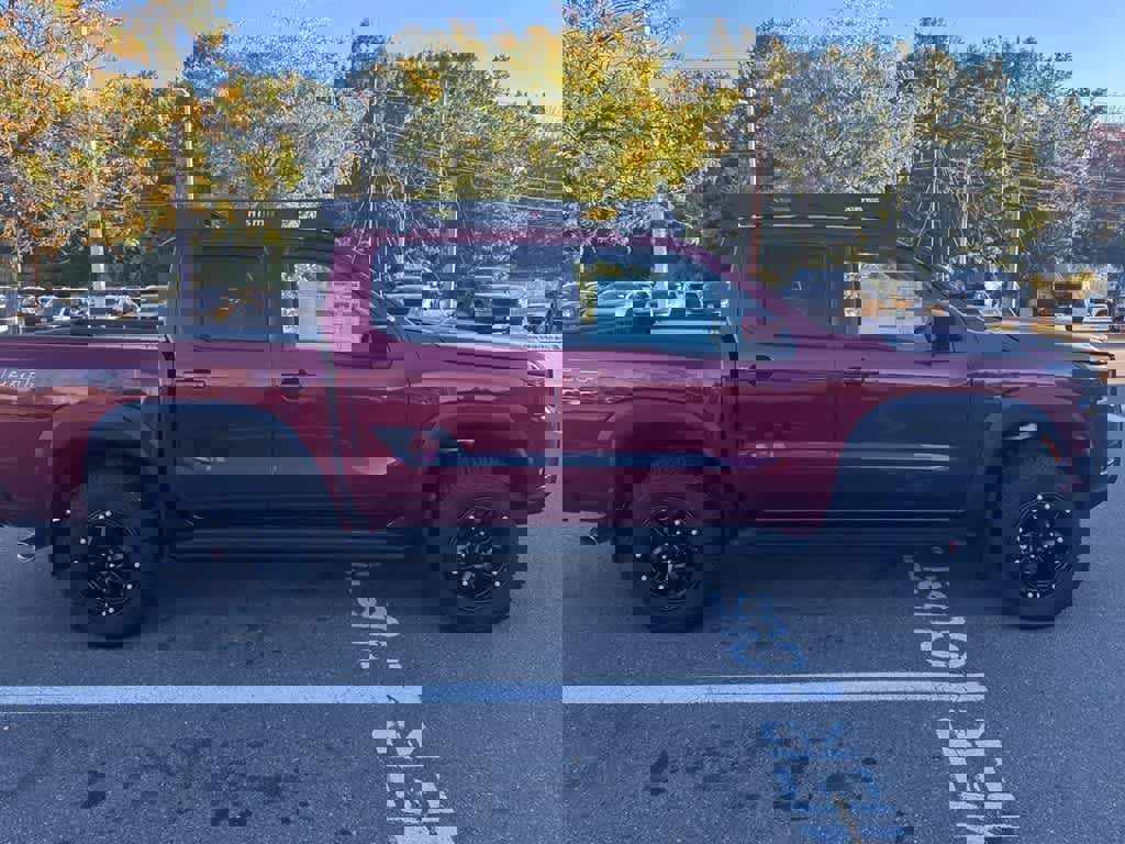 New 2025 Nissan Frontier PRO-4X w/ Pro Convenience Package image 11