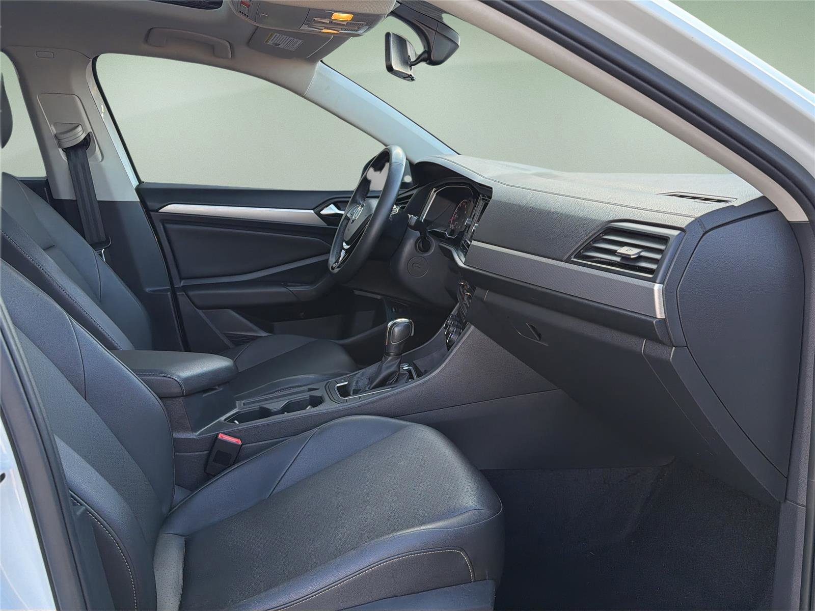 Used 2020 Volkswagen Jetta SE w/ SE Cold Weather Package image 19