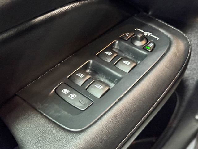 Used 2024 Volvo V60 B5 Cross Country Plus w/ Protection Package Premier image 43