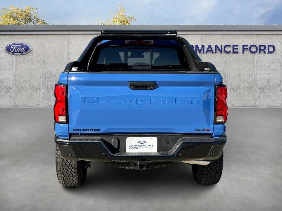 Used 2025 Chevrolet Colorado ZR2 w/ Midnight Edition image 6