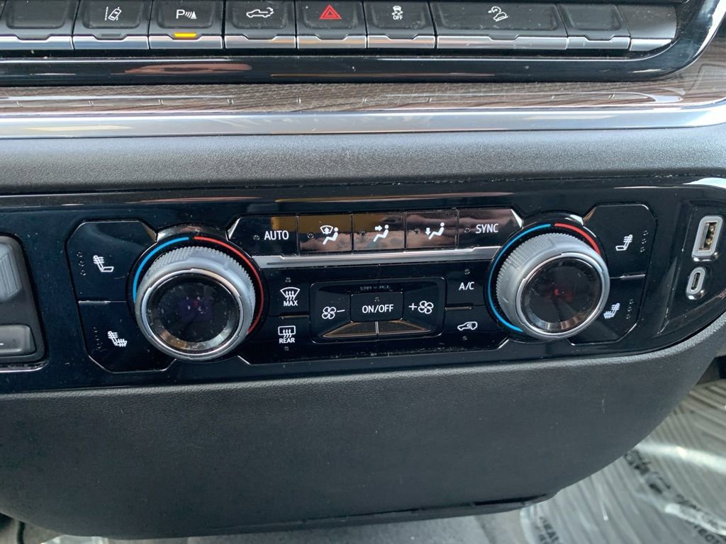 Used 2024 Chevrolet Silverado 2500 LT w/ Midnight Edition image 22