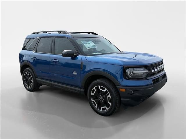 Used 2023 Ford Bronco Sport Outer Banks w/ Tech Package AWD/4WD image 7