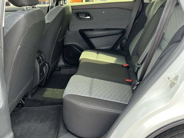 Used 2023 Nissan Rogue SV FWD image 15