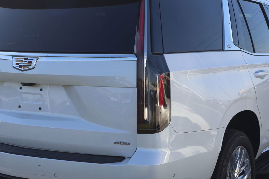 Used 2023 Cadillac Escalade Premium Luxury w/ Performance Package image 8