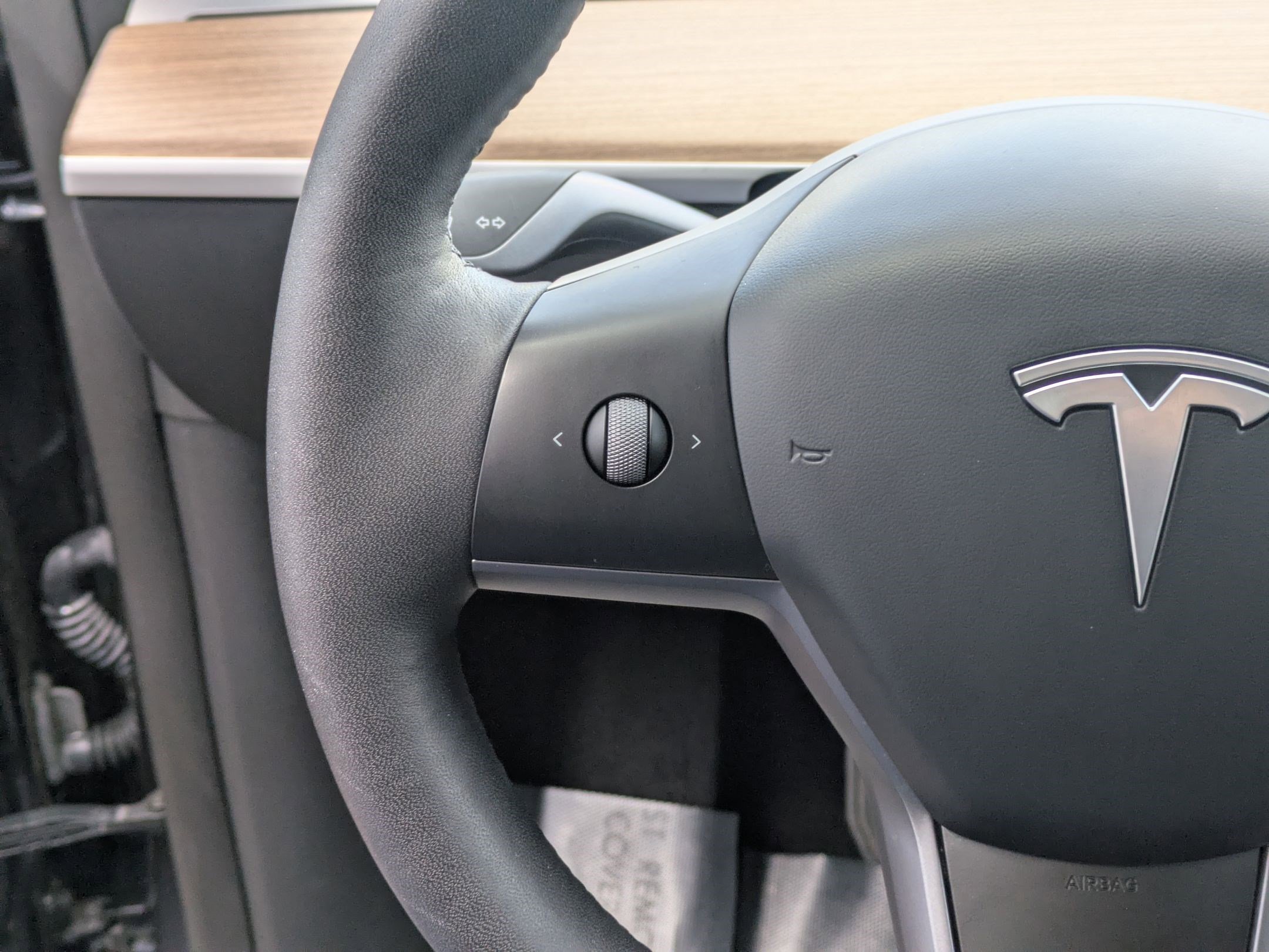 Used 2025 Tesla Model Y Long Range image 16