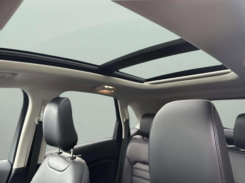 Used 2023 Ford Edge SEL w/ Convenience Package image 11