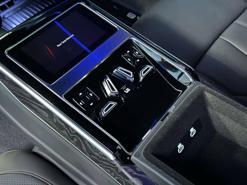 Used 2025 Audi A8 L 3.0T AWD/4WD image 15